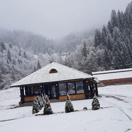 Casa Obcina Bucovinei Hotel Fundu Moldovei Exterior foto