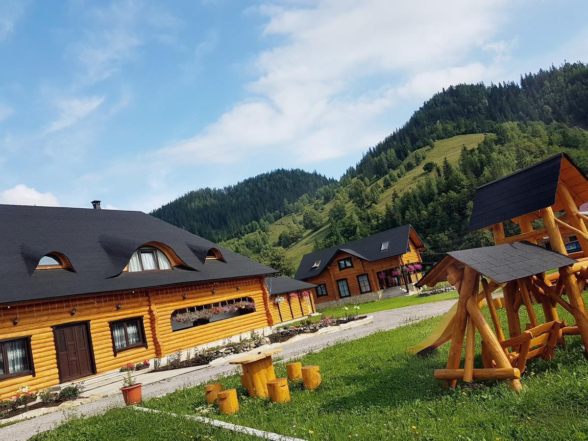 Casa Obcina Bucovinei Hotel Fundu Moldovei Exterior foto